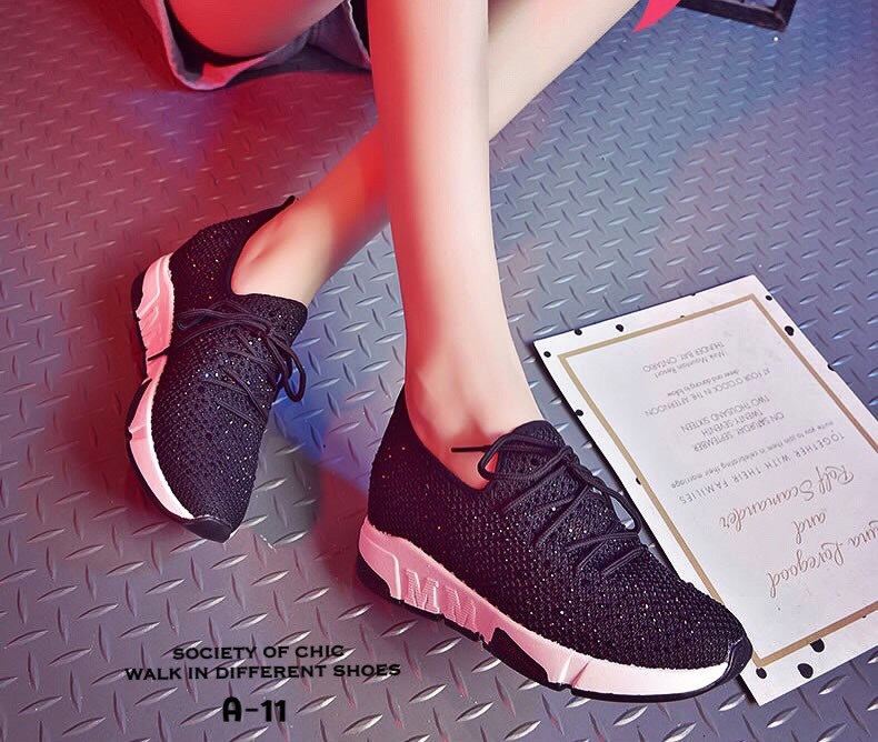 รองเท้าผ้าใบแฟชั่นทรงsportแต่งคริสตัล (สีขาว)