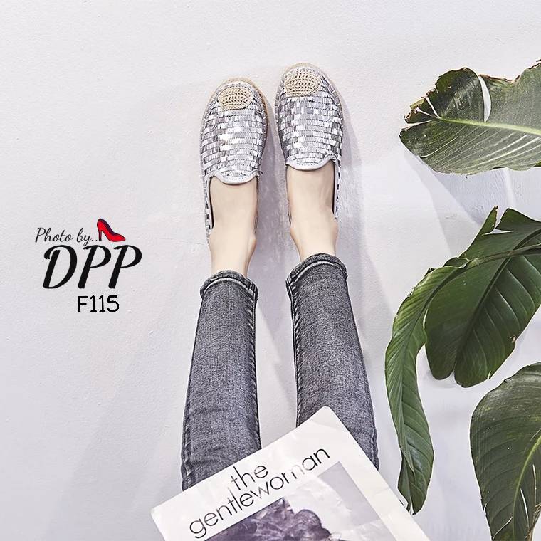 รองเท้าทรงสวมปักเลื่อม (สีเงิน)