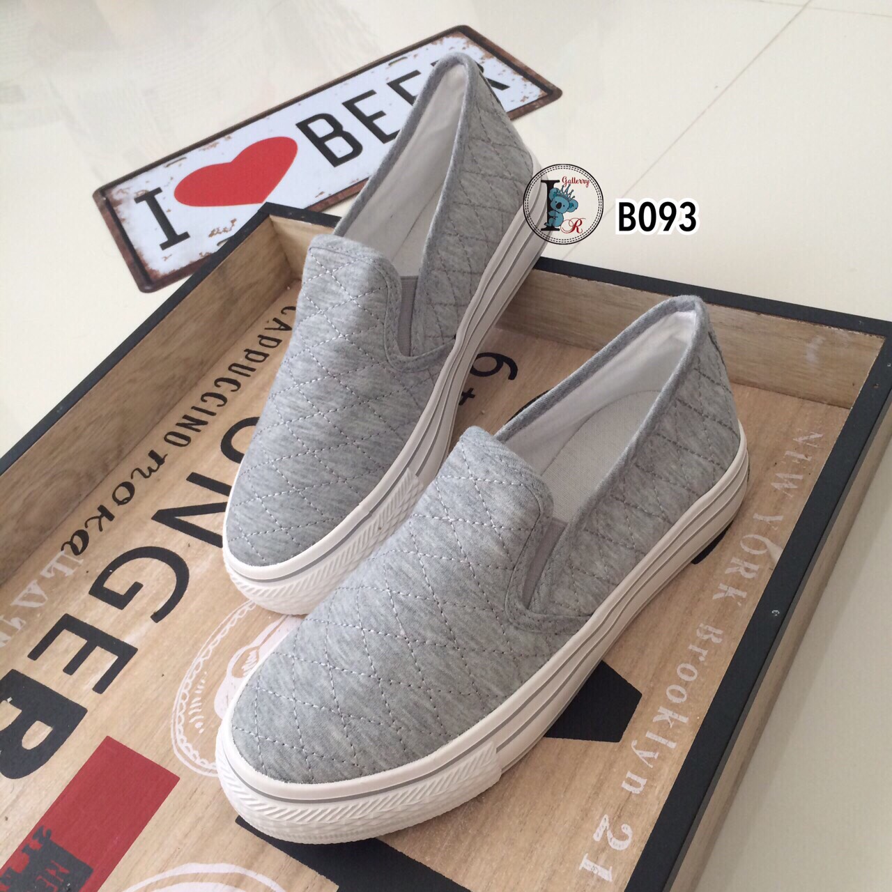 รองเท้าสไตล์ Vans Slip On (สีดำ)