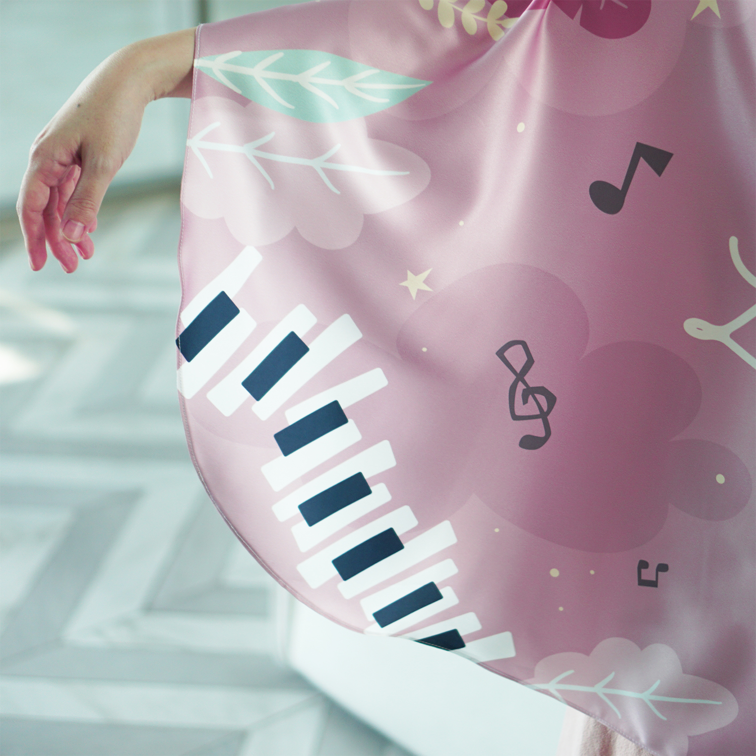 ผ้าคลุมให้นม สั่งทำใส่ชือ ลาย Piano - Pink