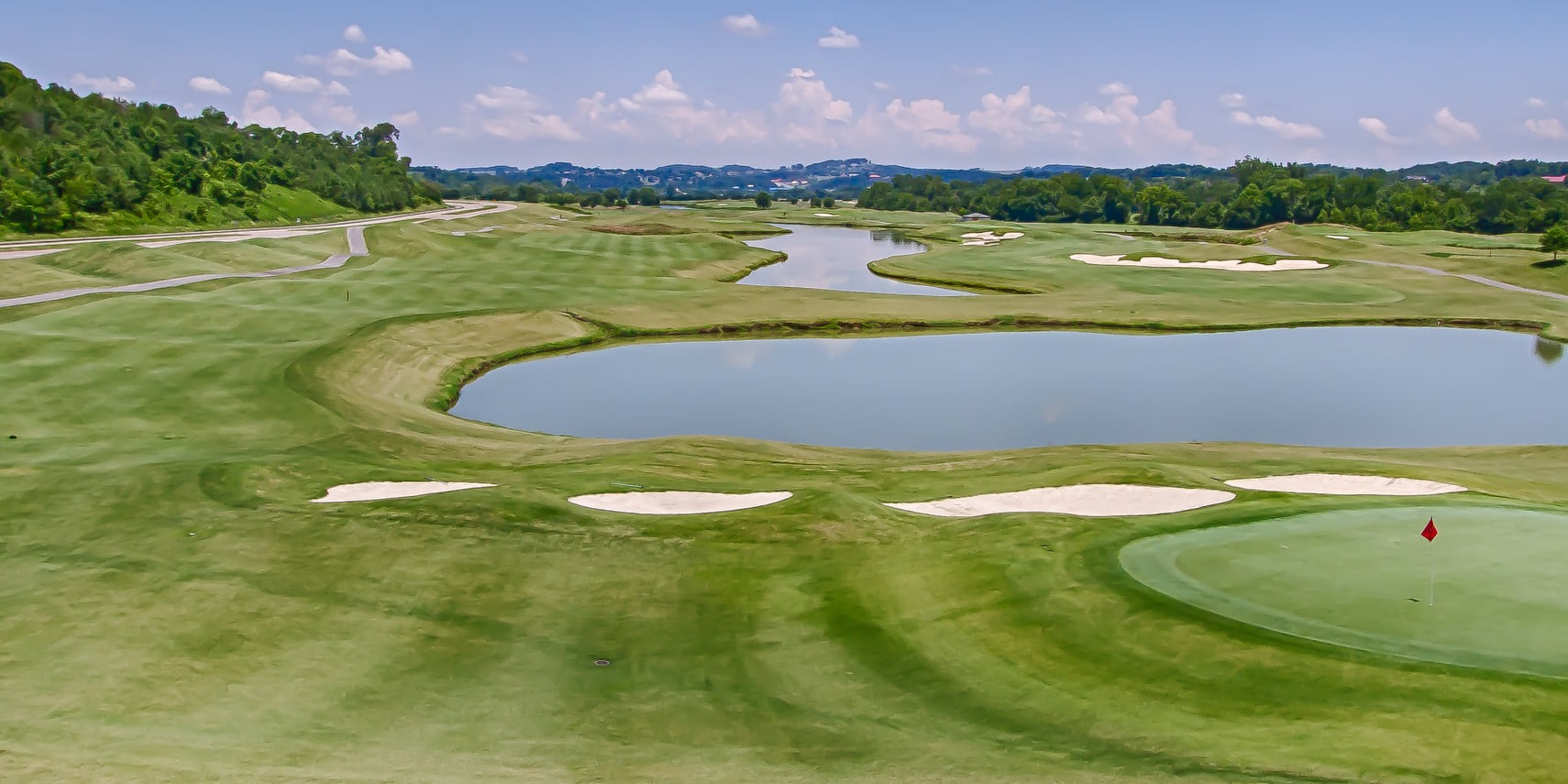 18 hole golf course for sale on 400+ rai of land in Udon Thani, Thailand.