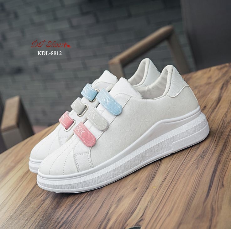 รองเท้าผ้าใบแฟชั่นแต่สายรัดเมจิกเทป