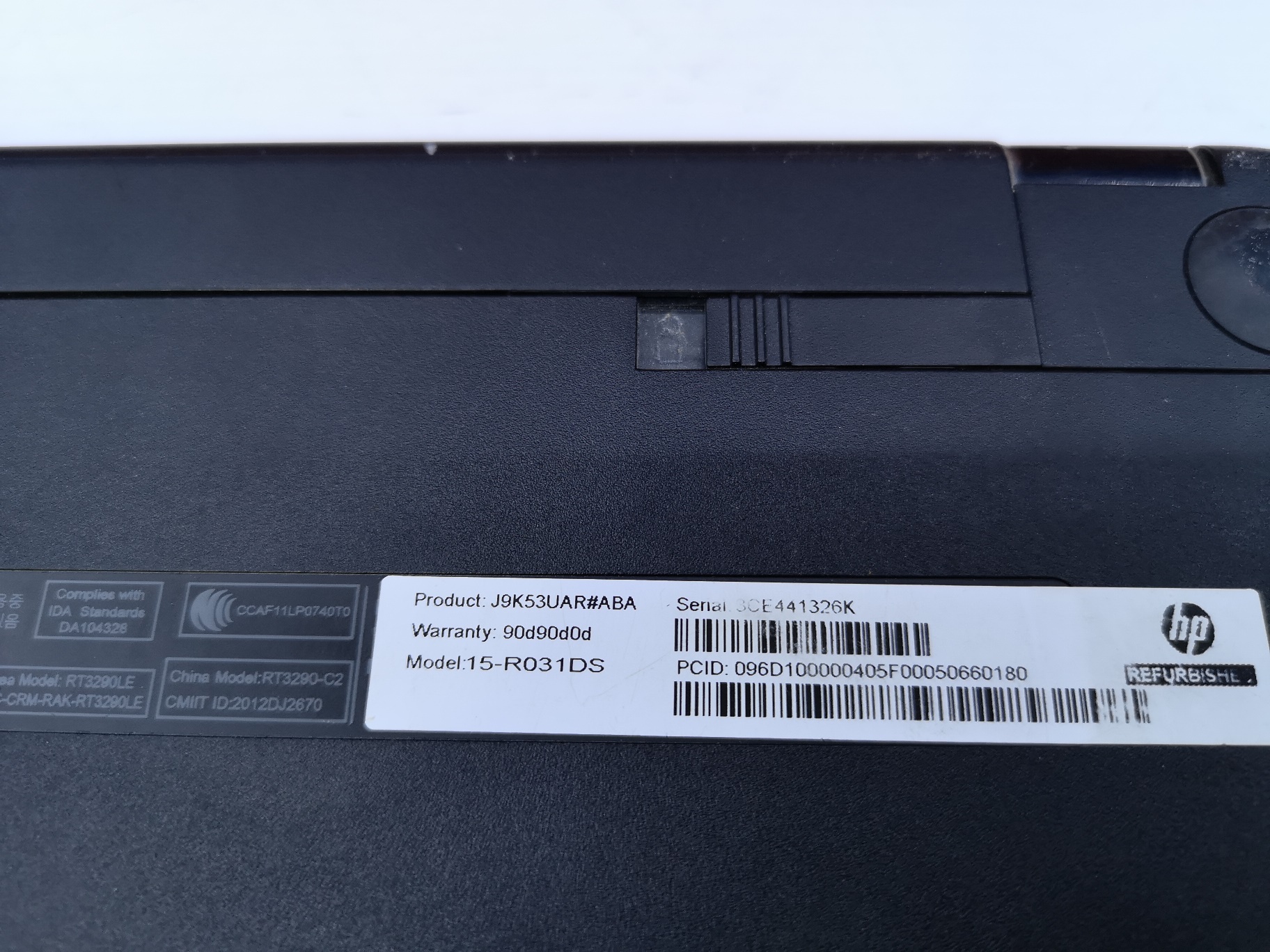 HP 15-r031ds มีตำหนิ