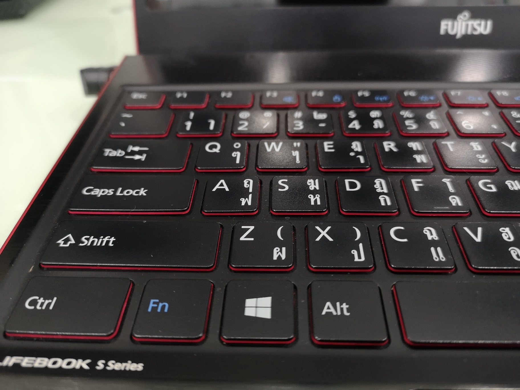 FUJITSU LIFEBOOK SH782