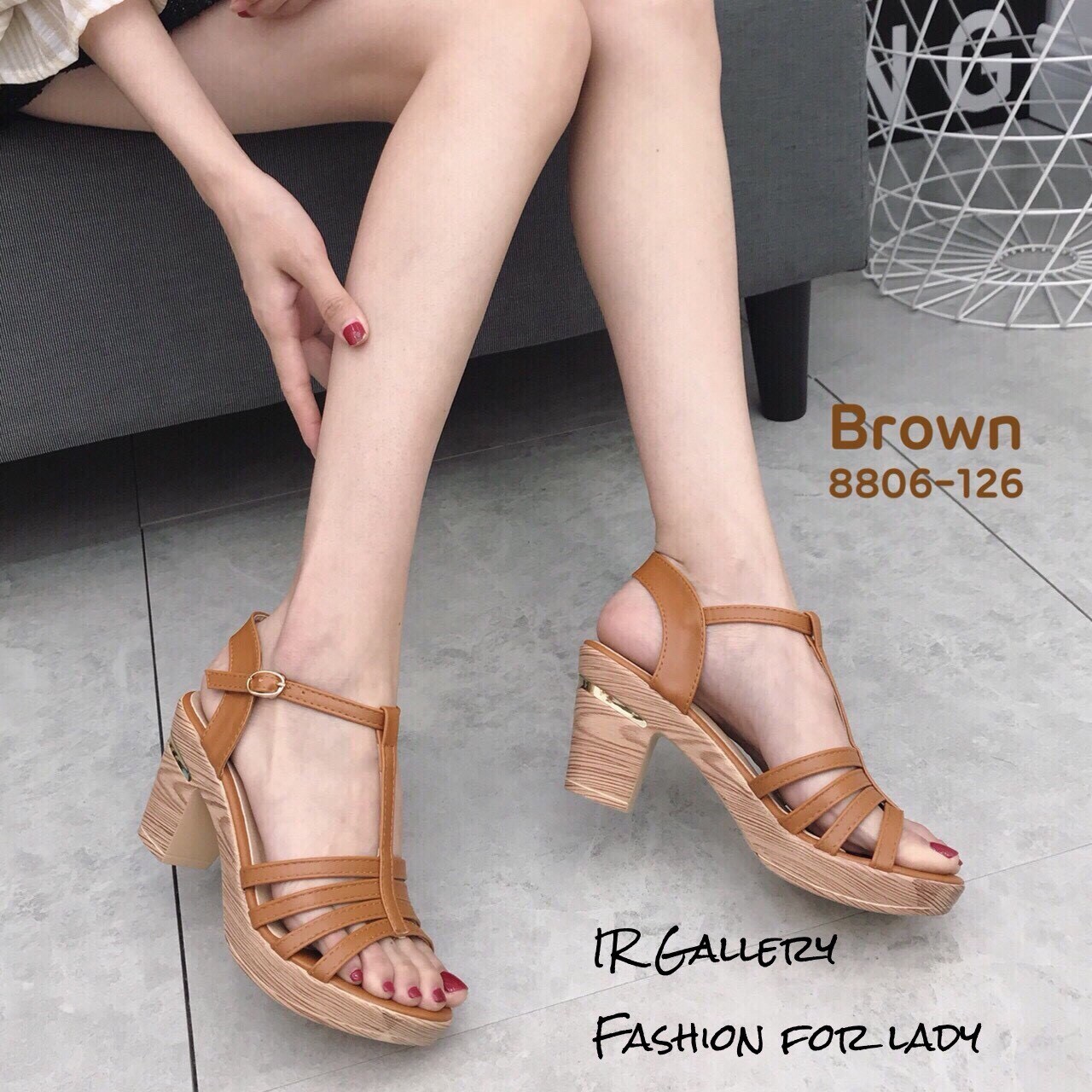 รองเท้าส้นลายไม้หน้าสาน (สีดำ)