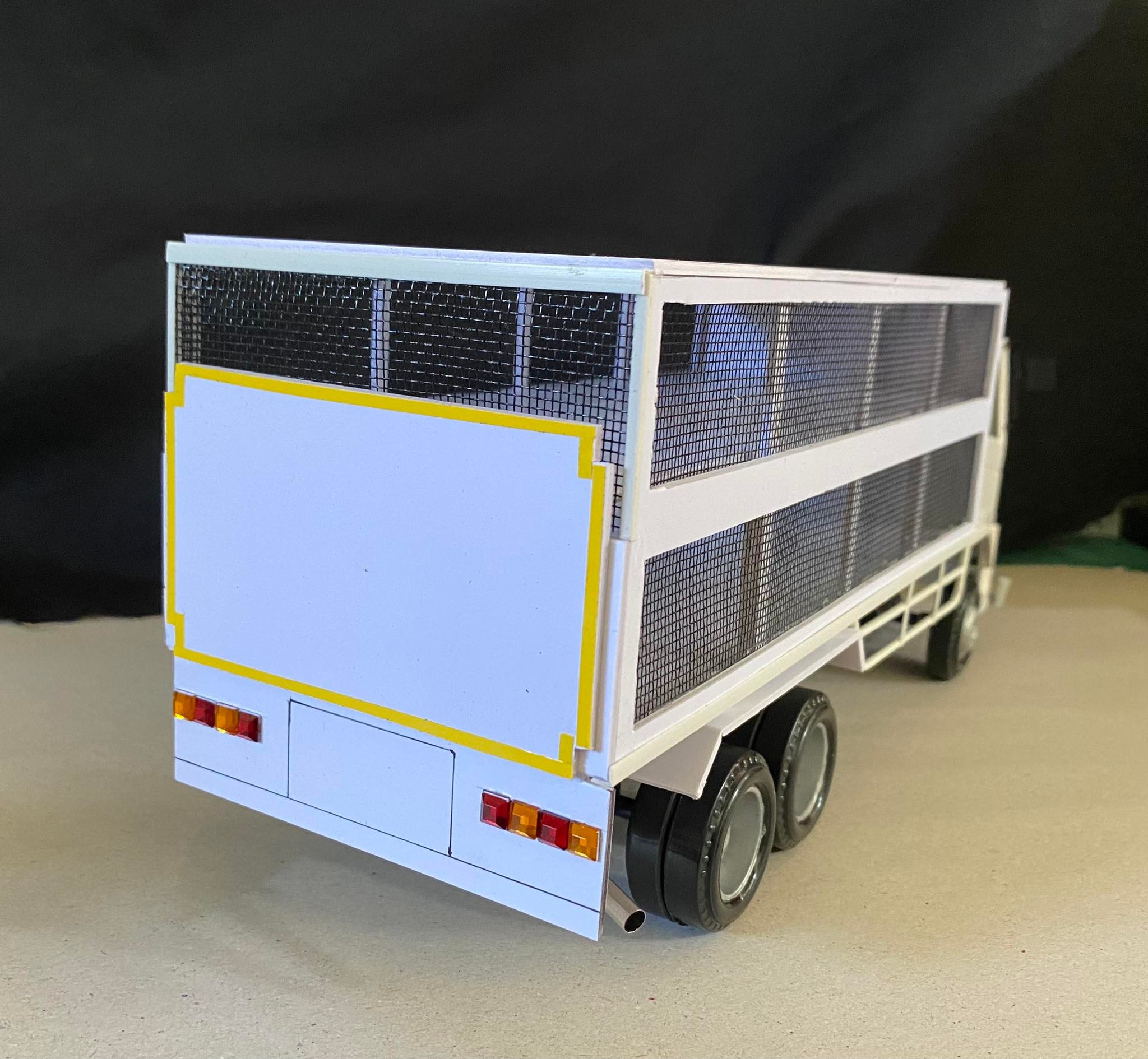 รถขนหมู เดิมๆ