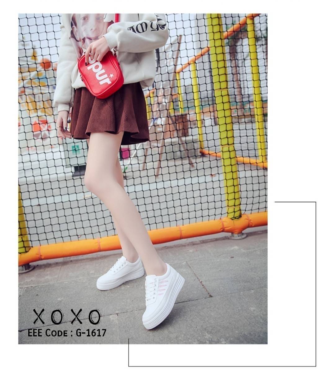 รองเท้าผ้าใบปักลายใบ้ไม้พาสเทล (สีน้ำตาล)