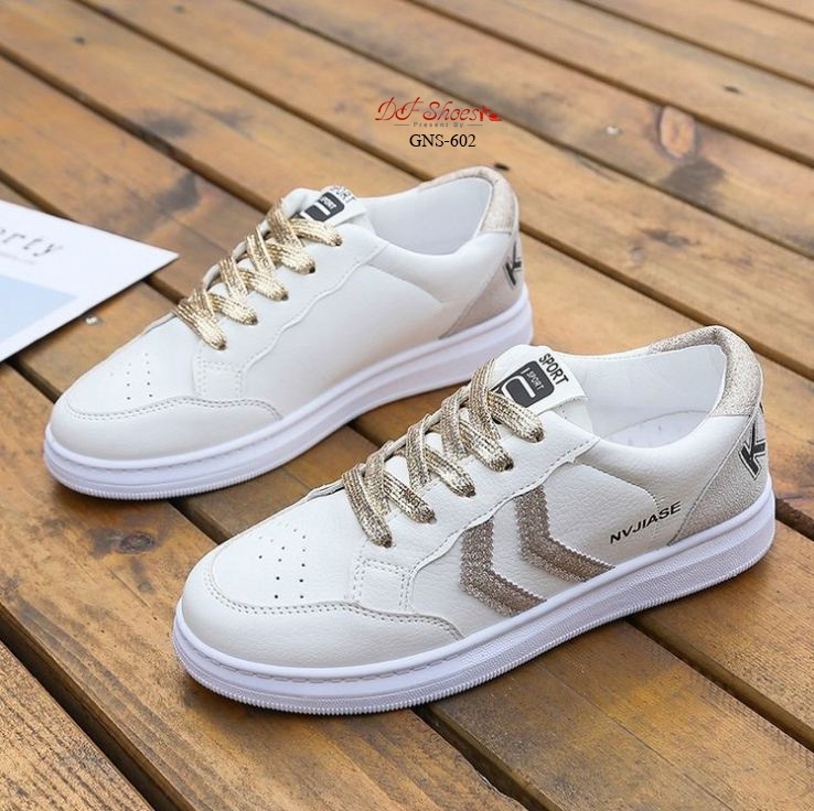 รองเท้าผ้าใบแต่งแถบกลิตเตอร์ (สีเทา)