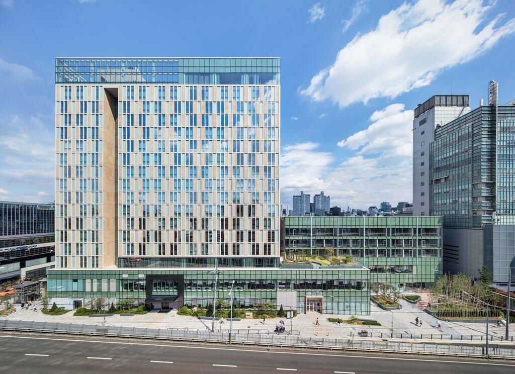 Hotel for sale in Din Daeng area, Bangkok, near University of the Thai Chamber of Commerce