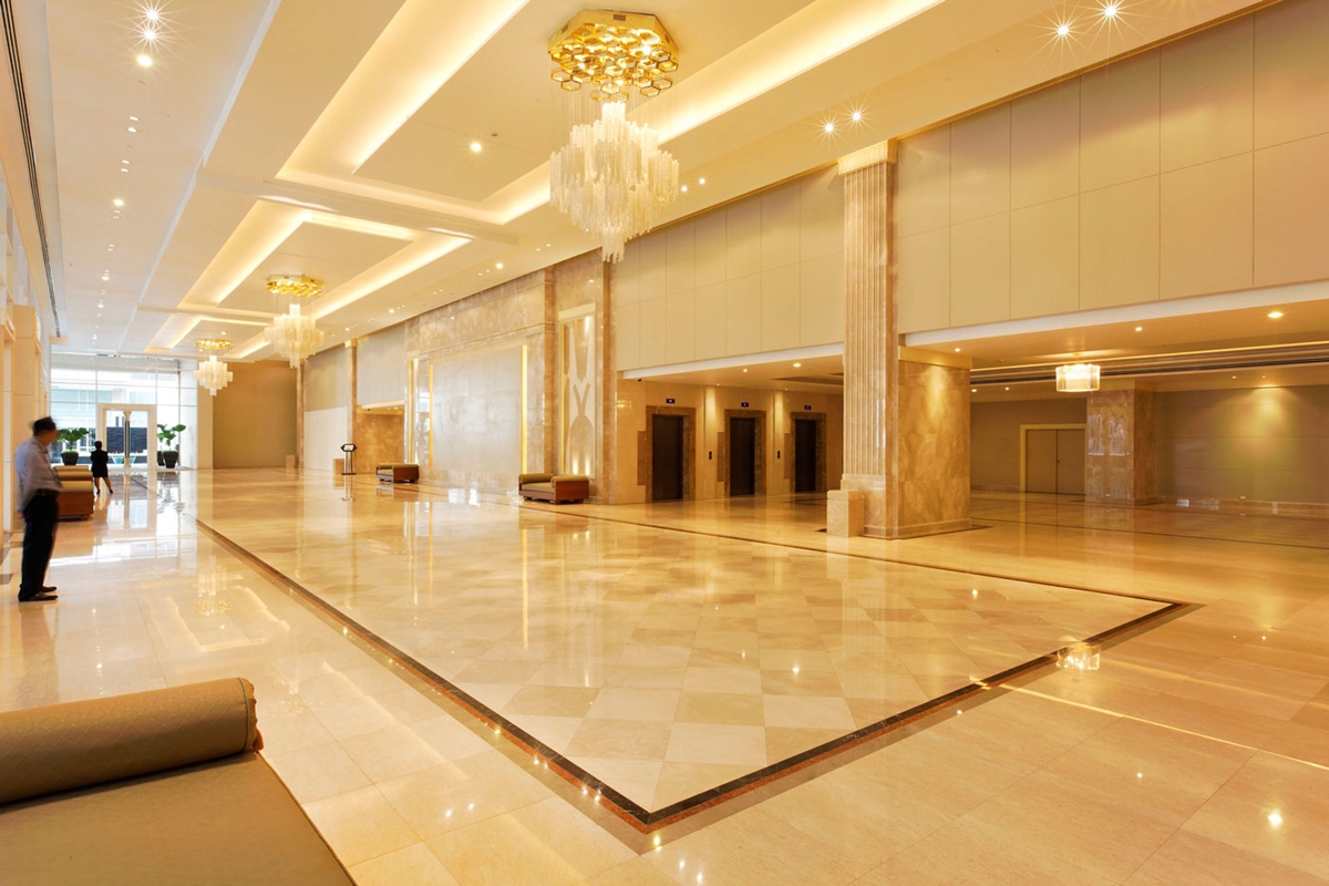 ATHENEE TOWER สำนักงานให้เช่าติดถนนวิทยุ ใกล้สถานีรถไฟฟ้า BTS เพลินจิต 350 เมตร