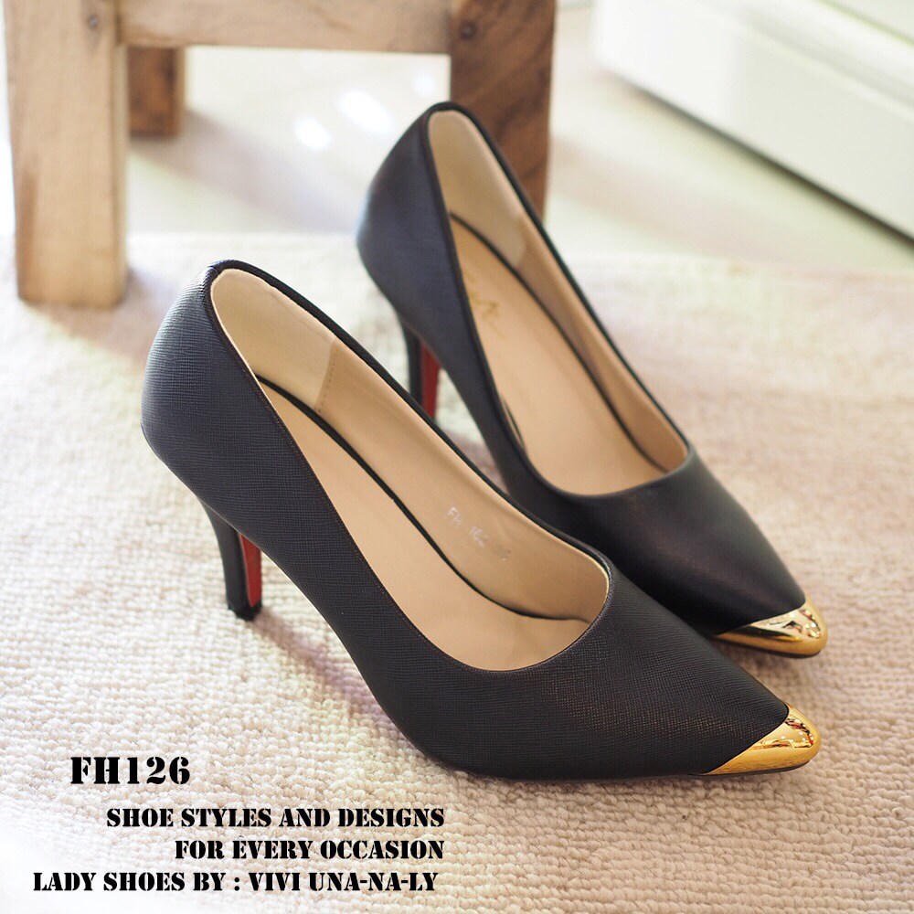 พร้อมส่ง : รองเท้าคัทชู Zara หัวทอง (สีดำ)