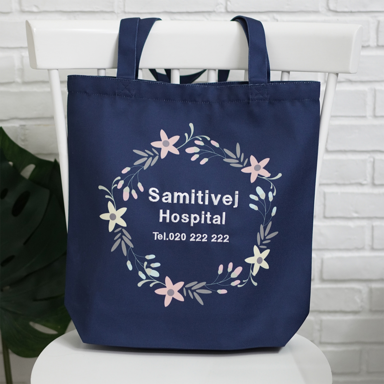 กระเป๋าผ้าแคนวาส ปักชื่อ ลาย Floral Frame - Navy