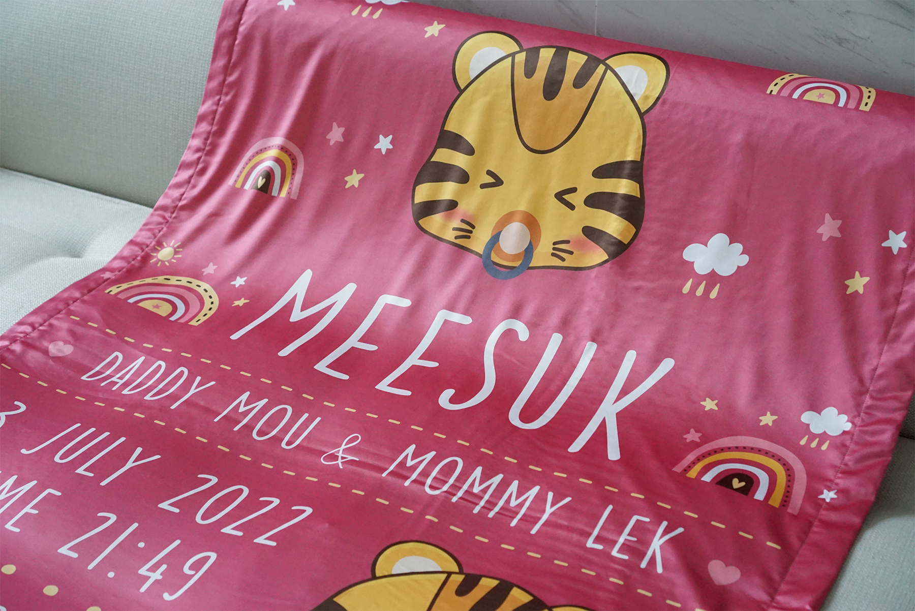 ผ้าห่มเด็ก สั่งทำใส่ประวัติแรกเกิด ลายเสือ ปีขาล สี Shocking Pink