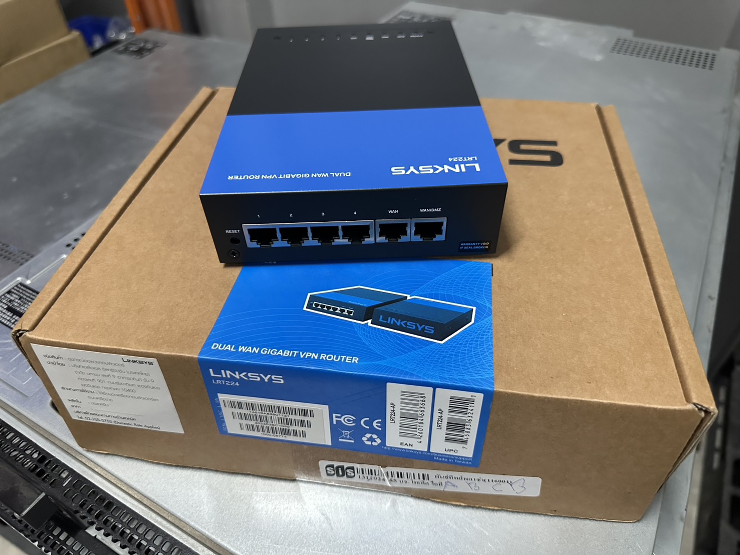 เราท์เตอร์ Linksys LRT224 Load Balance VPN Router