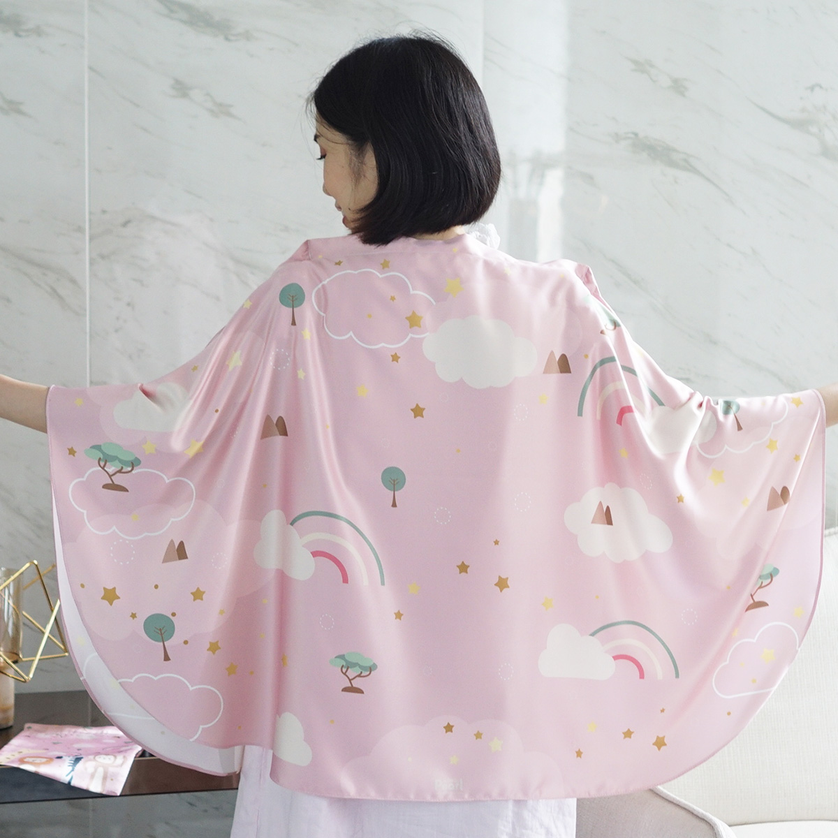 ผ้าคลุมให้นม สั่งทำใส่ชือ ลาย Safari - Pink