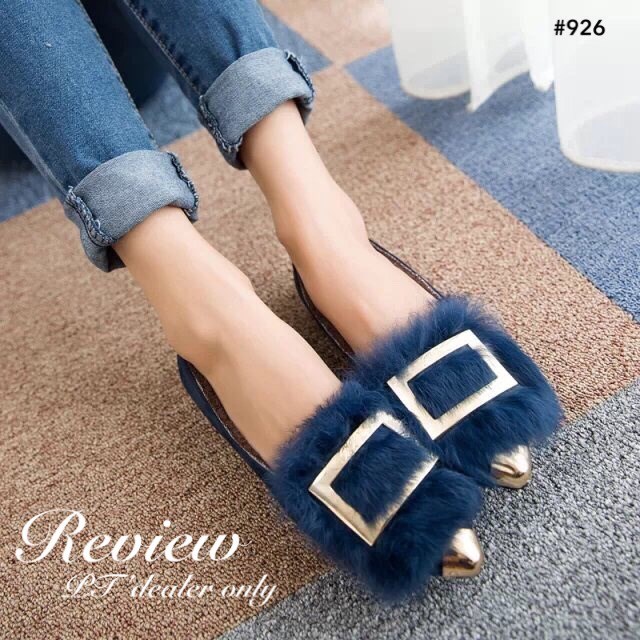 พร้อมส่ง : รองเท้า Roger Vivier ทรงหัวแหลม (สีกรม)