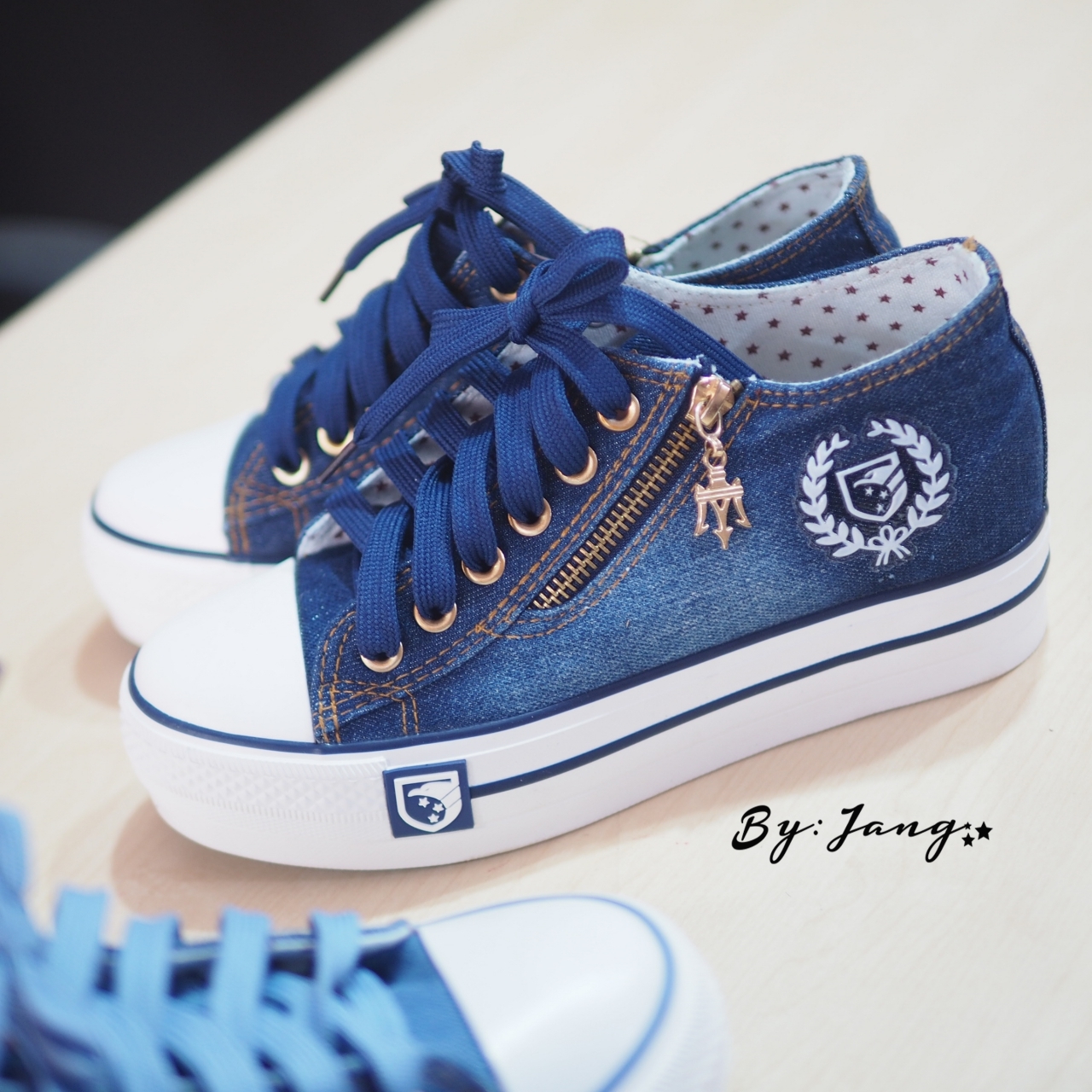 รองเท้าผ้าใบยีนส์ Fred Perry (สียีนส์เข้ม)