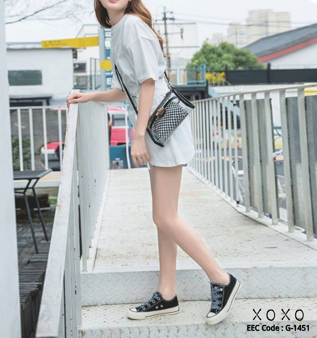 รองเท้าผ้าใบแคนวาสแต่งเชือกสี (สีดำ)