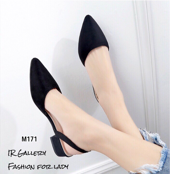 รองเท้าคัทชูส้นเตี้ยรัดส้น (สีดำ)