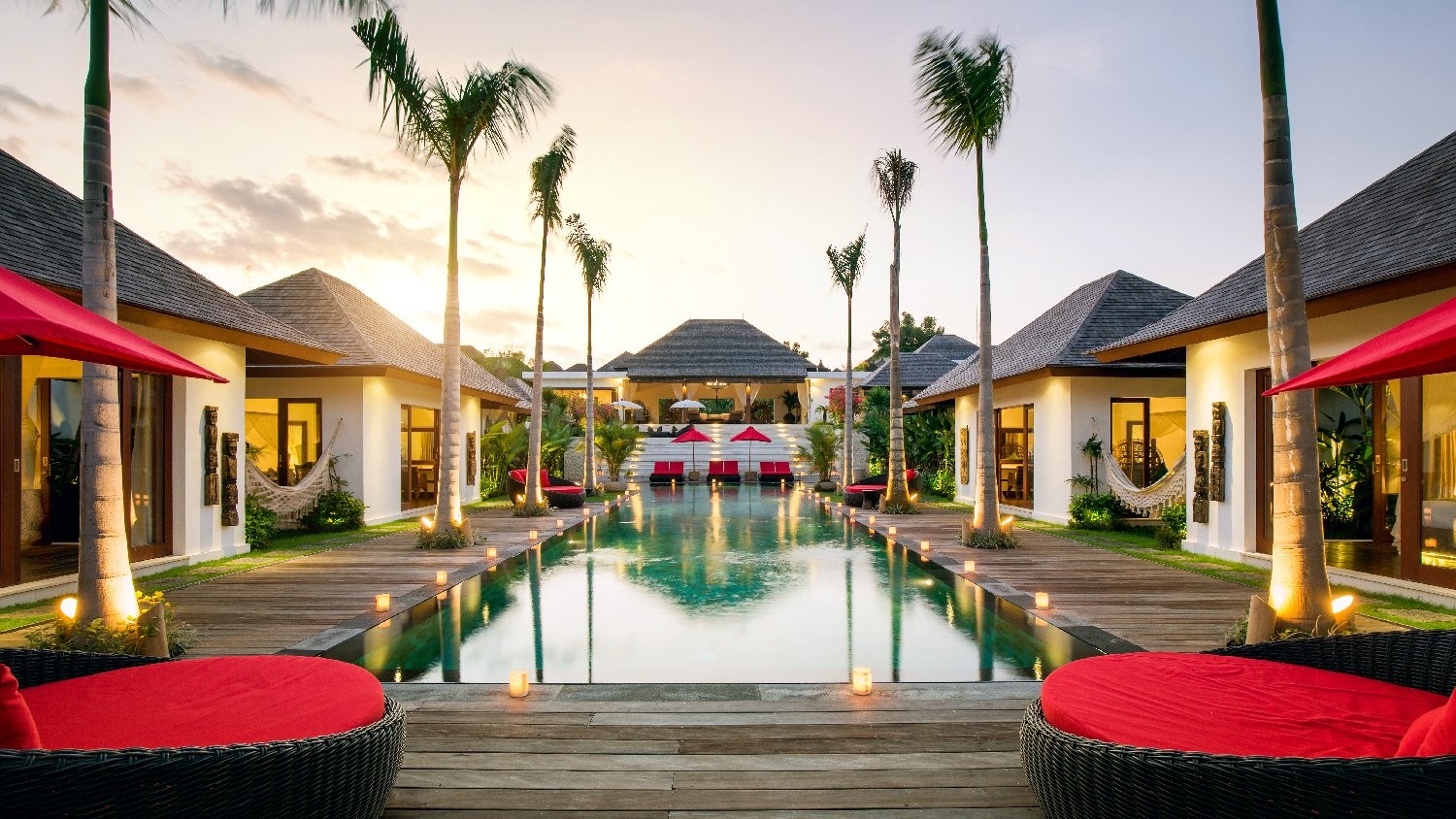 Resort business for sale, size 11 rooms, next to the Pranburi River Prachuap Khiri Khan Province shady atmosphere Close to mountains and nature