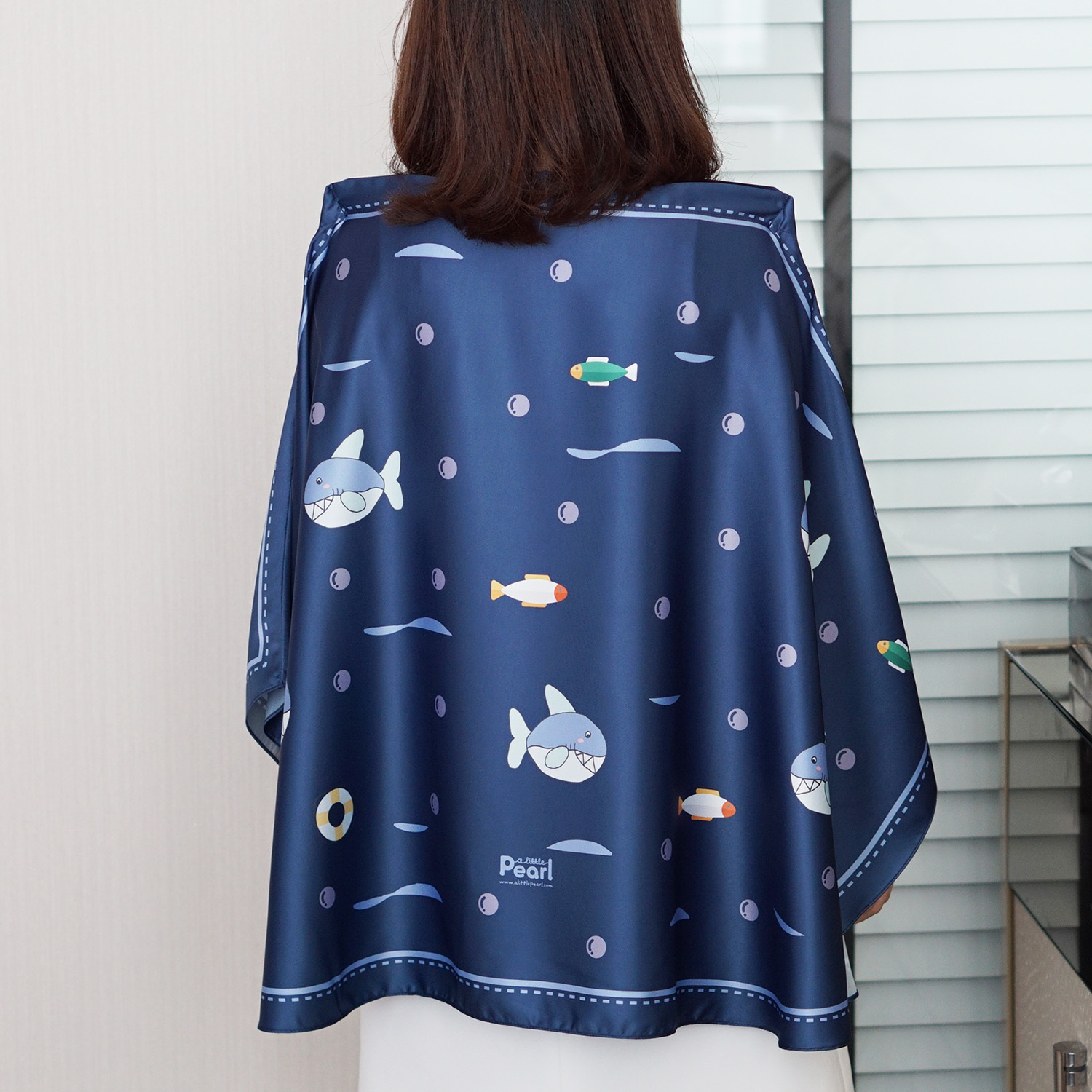 ผ้าคลุมให้นม สั่งทำใส่ชือ ลาย Shark - Navy
