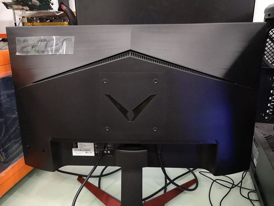 i5-8400 RAM8 GTX1060 6GB. JIB 12/2018