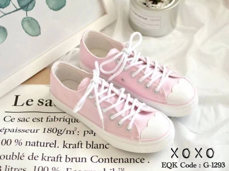 รองเท้าผ้าใบแคนวาสสีชมพู