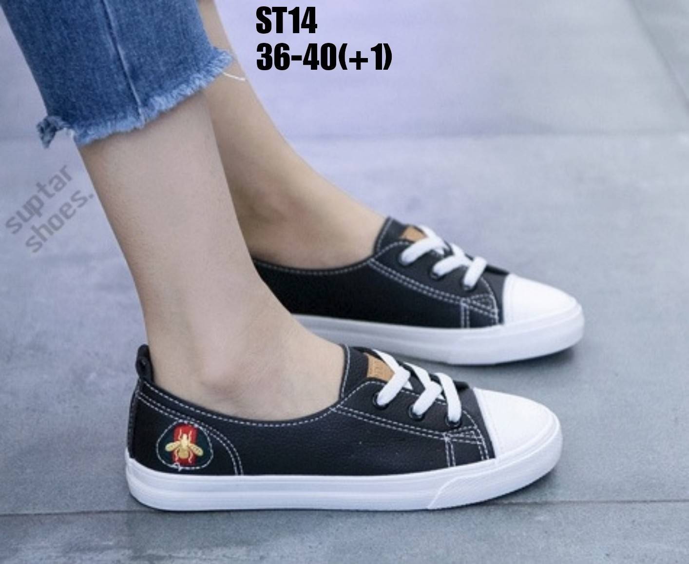 รองเท้าผ้าใบแฟชั่นแต่งส้นลายผึ้ง (สีขาว)