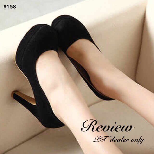 พร้อมส่ง : รองเท้าส้นสูงกำมะหยี่ (สีแดง)