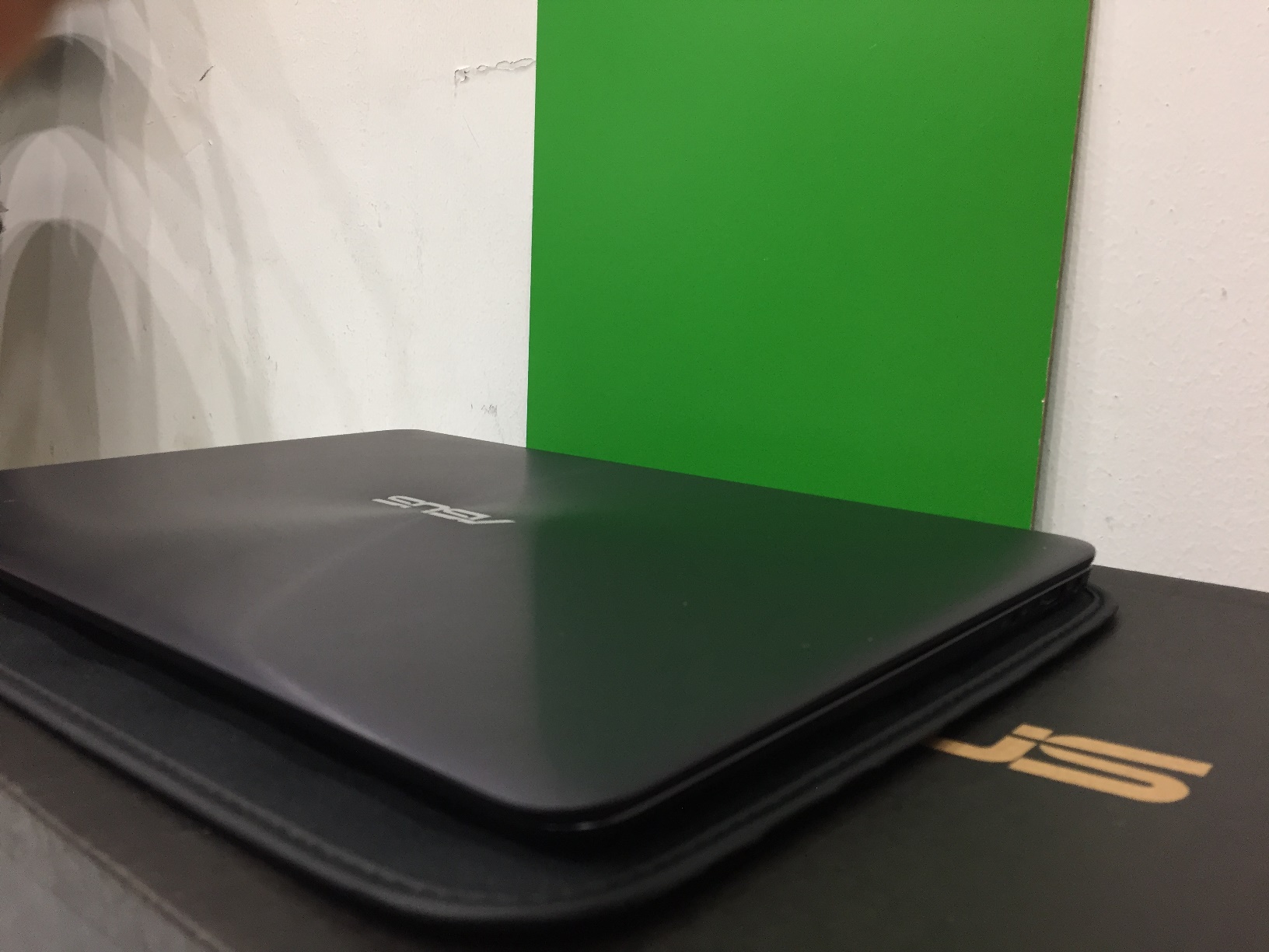 ASUS ZenBook UX305U i5-6200 SSD256