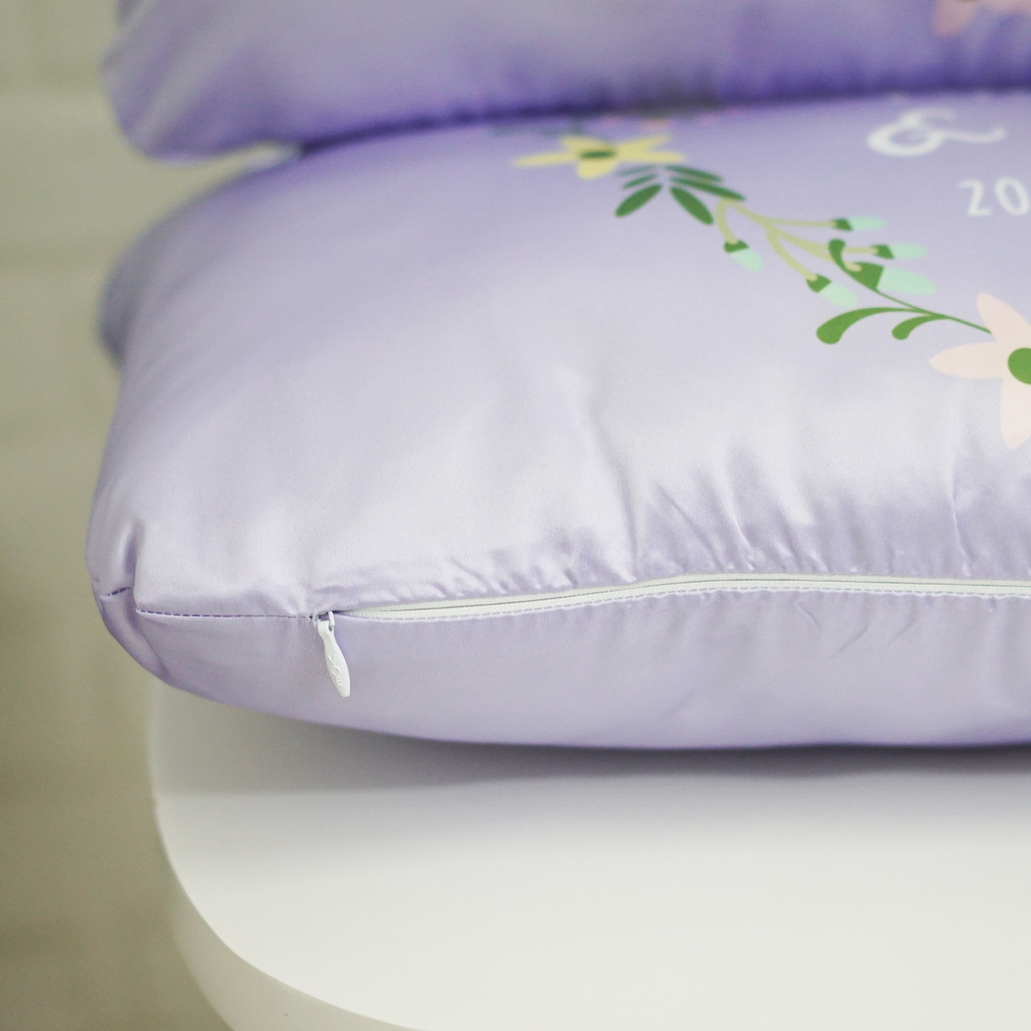 หมอนอิงทรงสี่เหลี่ยมยาว Floral Frame - Lavender (ราคาต่อใบ)