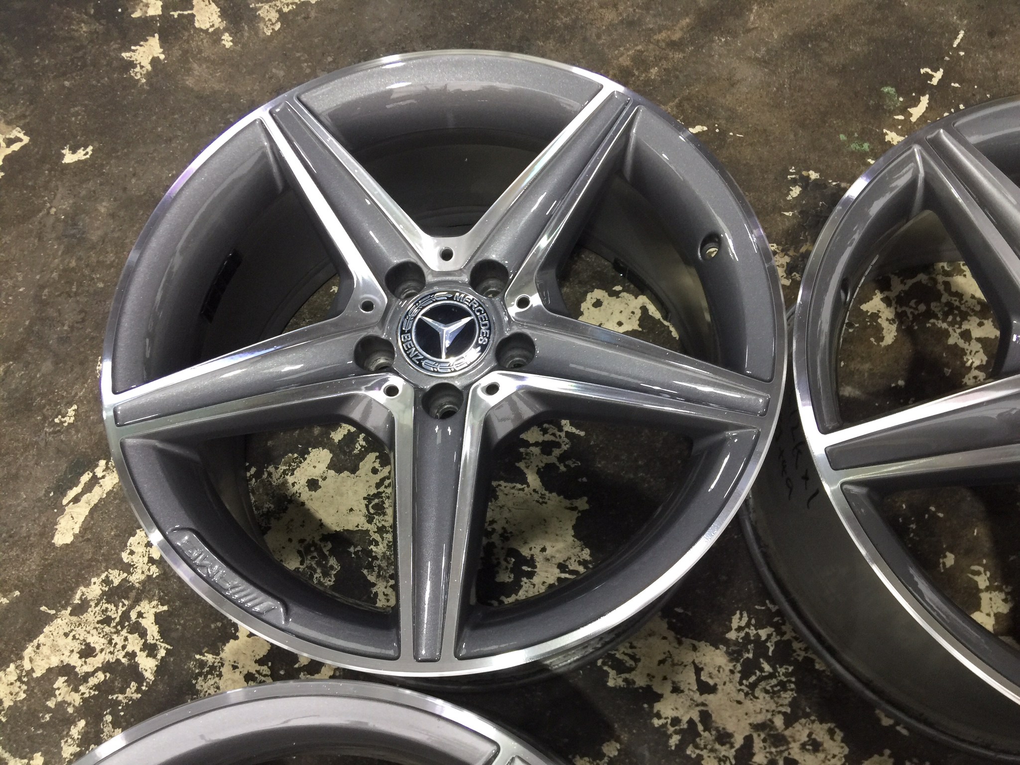 ล้อแท้ AMG ST6 18" 8.5" et +49