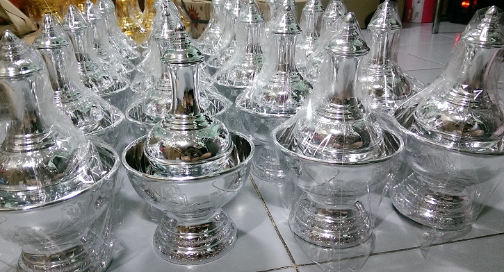 กรวดน้ำพลาสติก