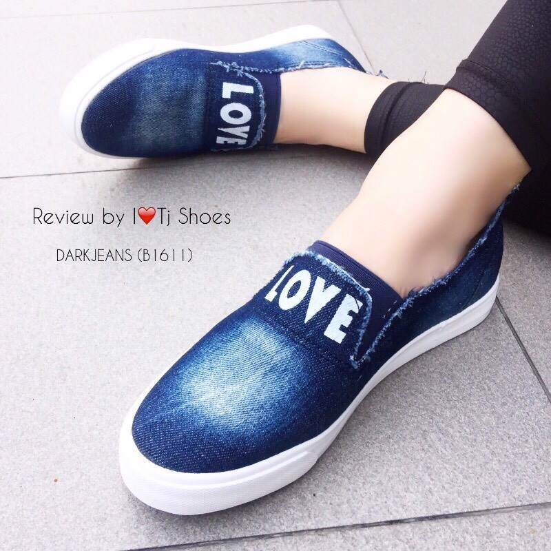รองเท้าผ้าใบยีนส์ Love (สีอ่อน)