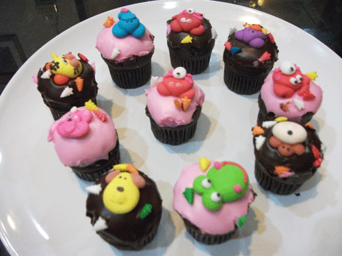 เค้กแต่งงาน (คัพเค้กแฟนซี) CP 002 - 4,900 บาท