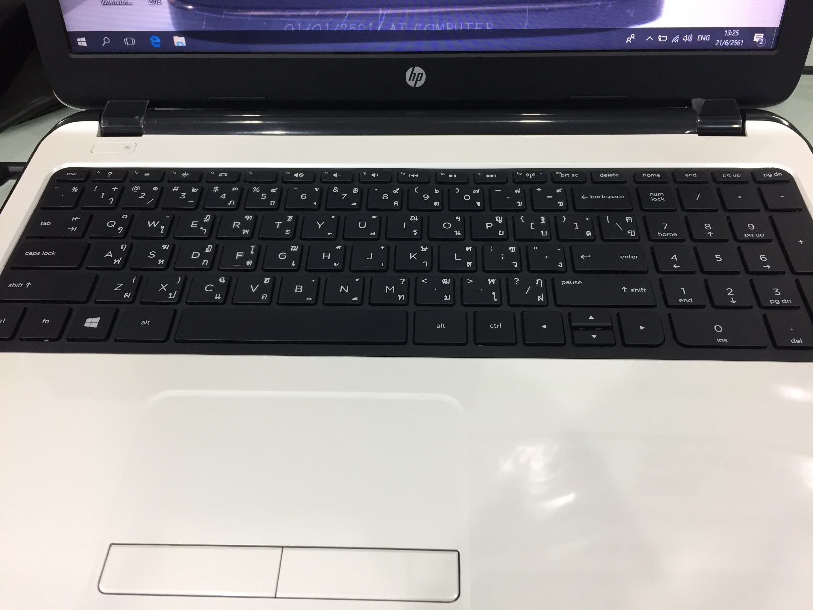 HP 15-r215TX