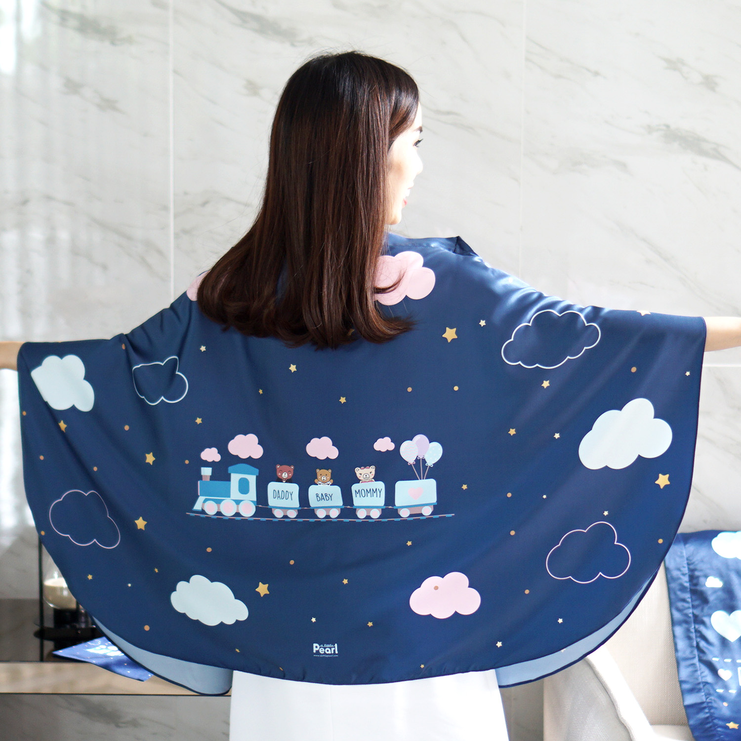 ผ้าคลุมให้นม สั่งทำใส่ชือ ลายรถไฟ สีกรม Train - Navy