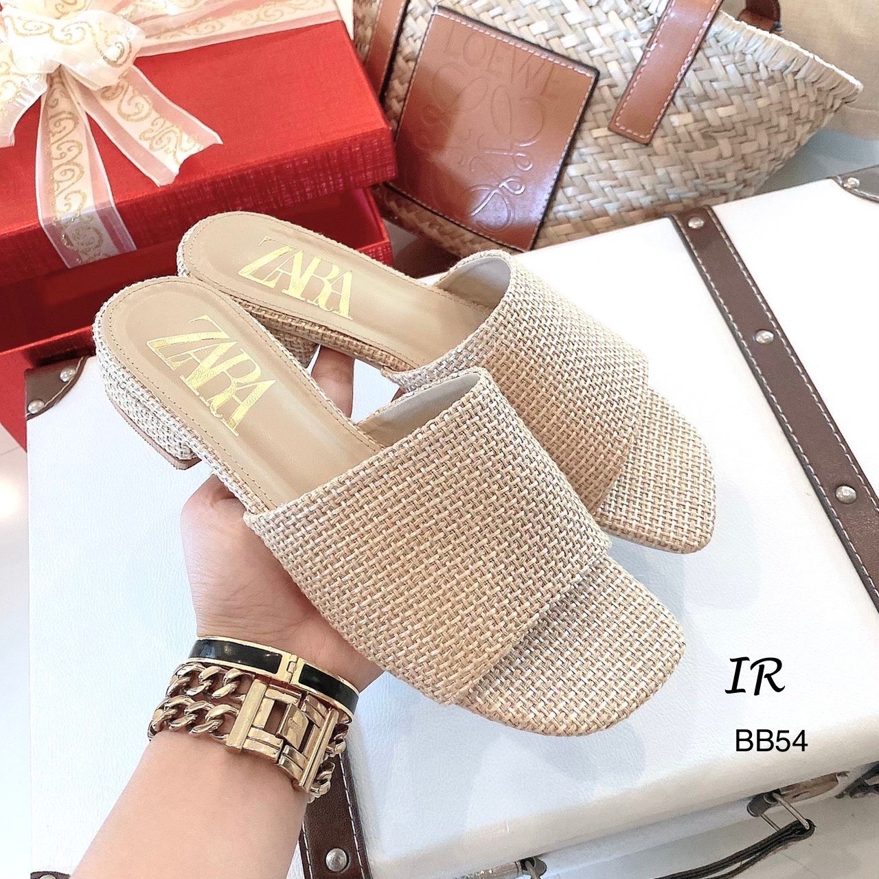รรองเท้าแตะผ้าปอ Style Zara (สีครีม)