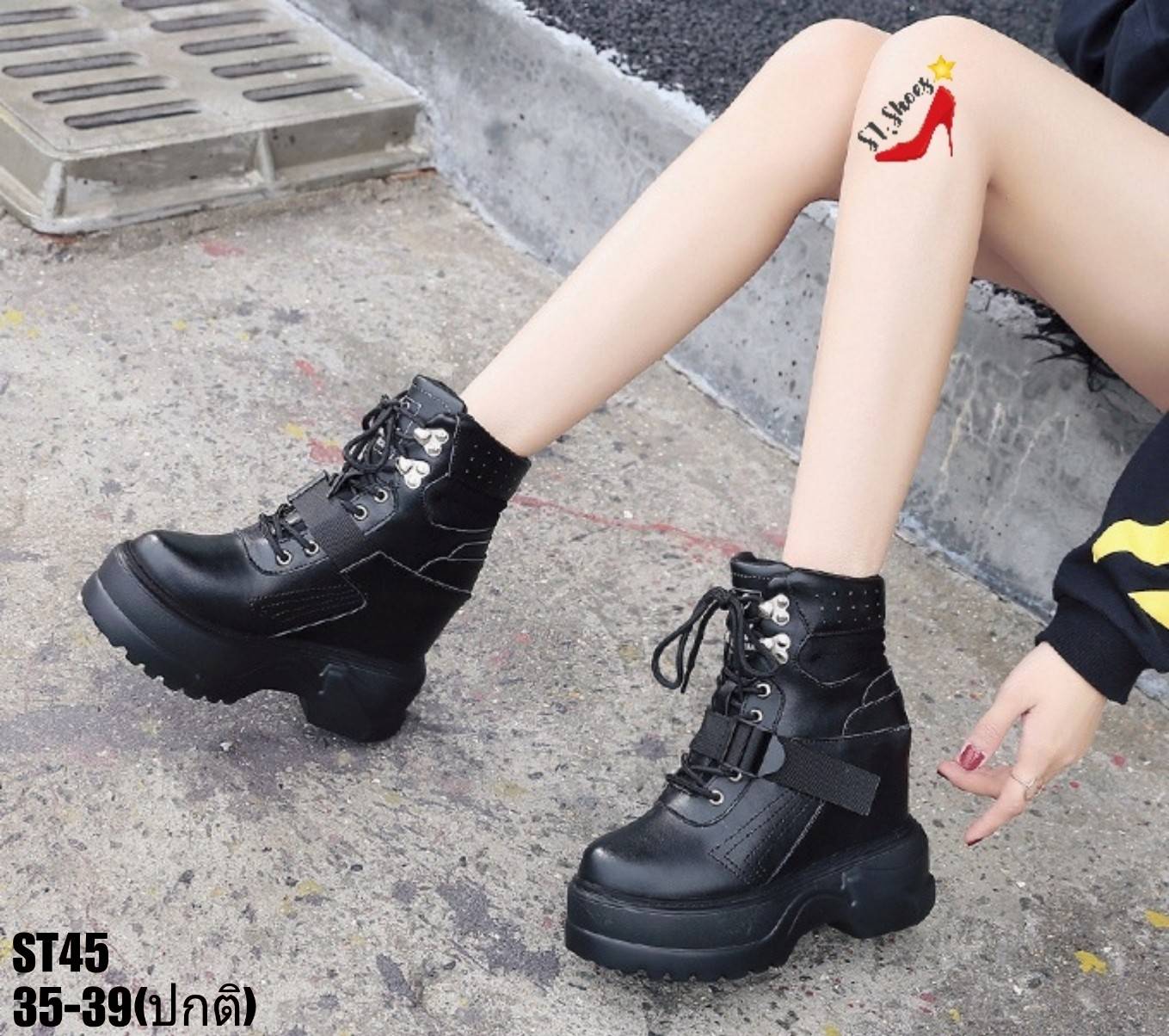 รองเท้าผ้าใบกันหนาวคาดเข็มขัด (สีดำ)