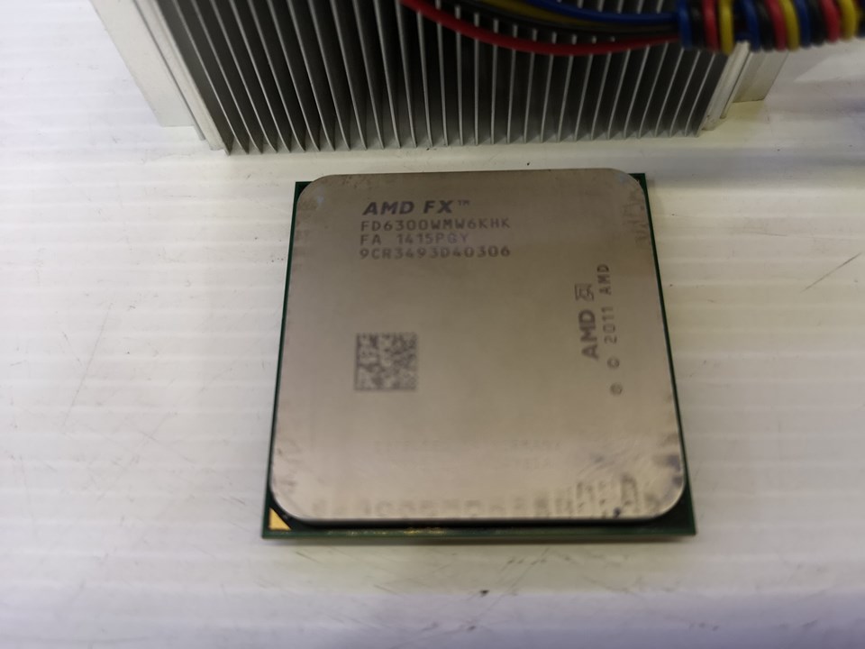 AM3+ AMD FX6300 3.50Ghz + FAN