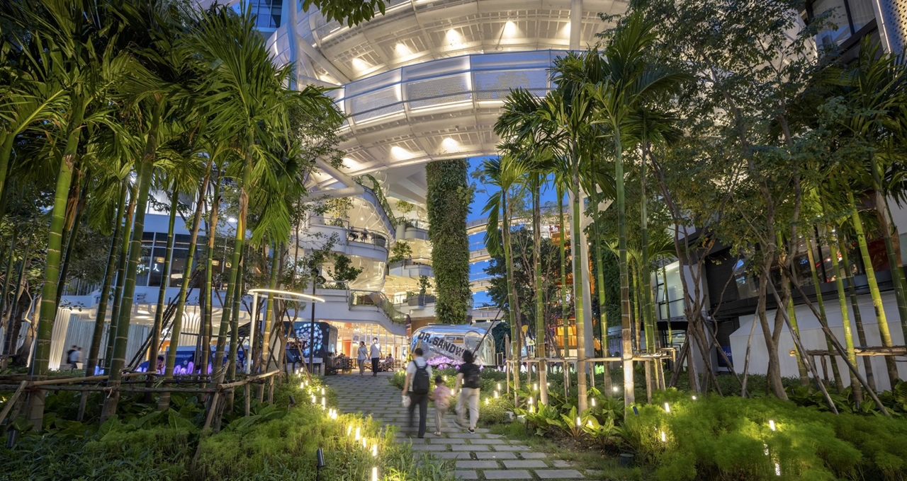 ทีเพลซ - มาร์เช่ ทองหล่อ (T PLACE - Marche' Thonglor) สำนักงานให้เช่าใจกลางทองหล่อ ซอยสุขุมวิท 55 กรุงเทพฯ ใกล้สถานีรถไฟฟ้า BTS ทองหล่อ 500 ม.