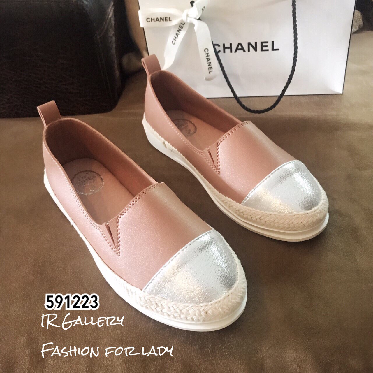 รองเท้าทรงสวมแต่งหัวเมทัลลิค (สีชมพู)