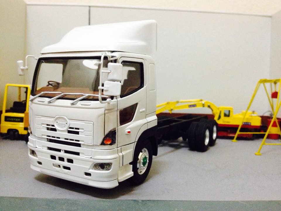 Hino 700 truck scale