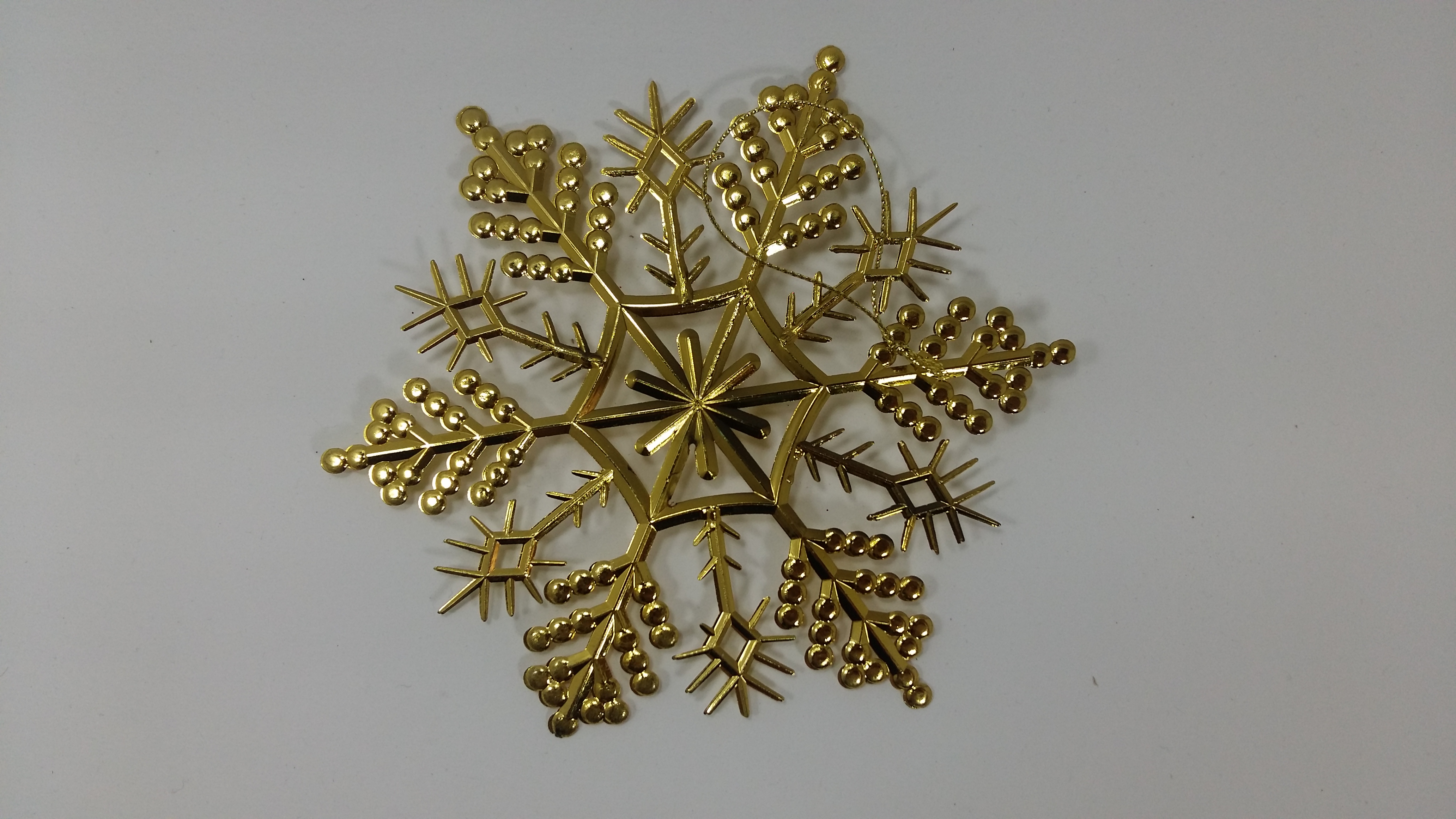 เกล็ดหิมะสีทอง (2 อัน) 5.5 นิ้ว (14 ซม.) snowflake ornaments 5.5" (2 piecses)