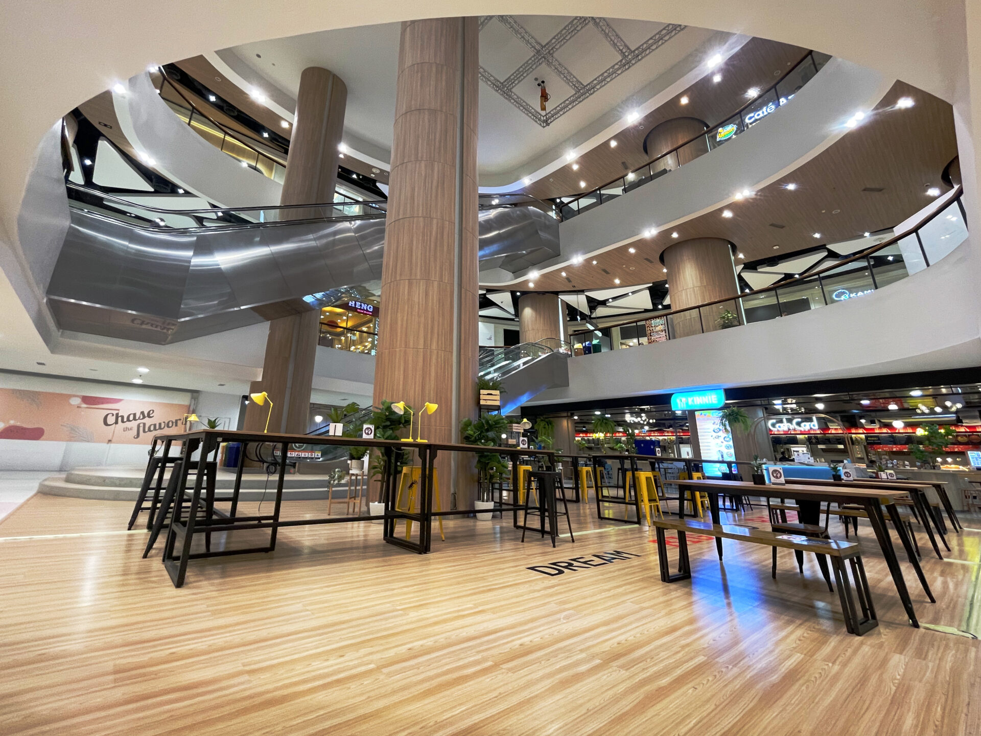 เดอะไนน์ ทาวเวอร์ส แกรนด์ พระราม 9 (The Ninth Towers Grand Rama9) อาคารสำนักงานให้เช่าย่านพระราม 9 ใกล้ห้างเซ็นทรัลพระราม 9 กรุงเทพฯ