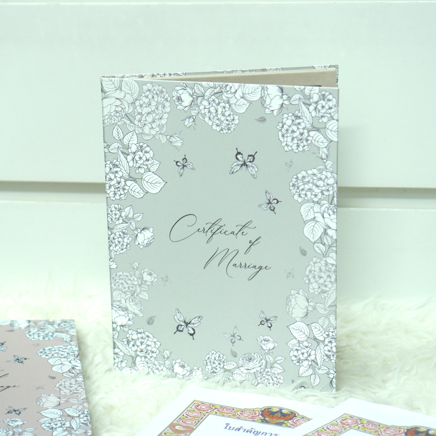 แฟ้มใส่ทะเบียนสมรส แบบพร้อมส่ง ลาย Butterfly Vintage - Green พร้อมข้อความ Certificate of Marriage