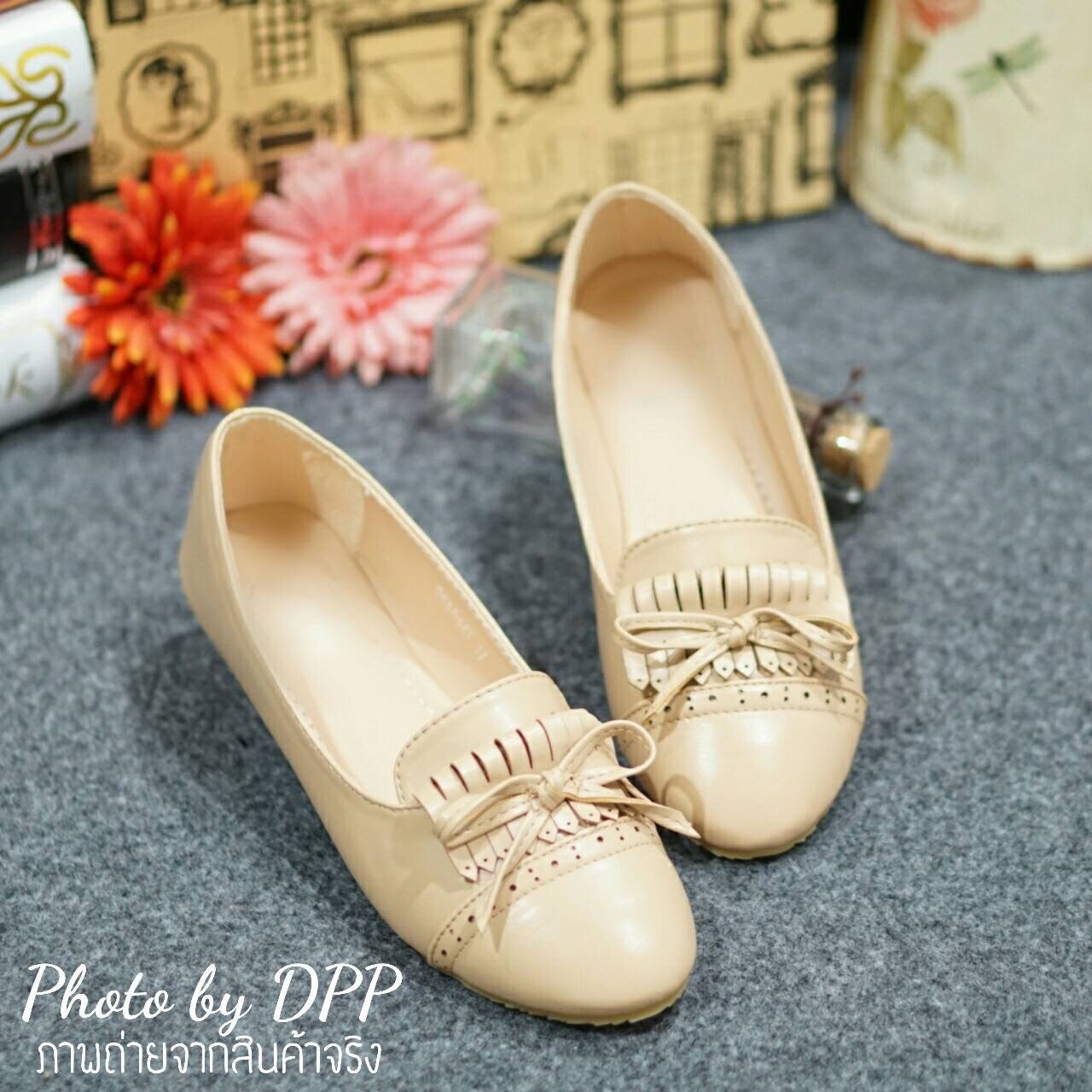 พร้อมส่ง : รองเท้าส้นแบนสไตล์ Moccasin (สีครีม)