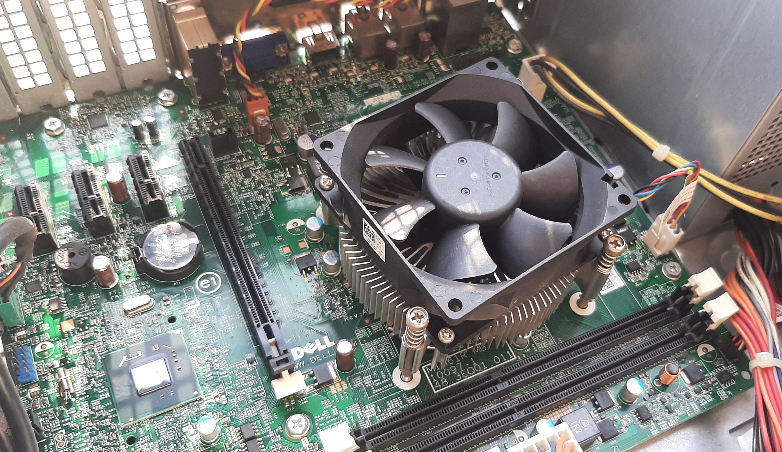 PC มือสอง สภาพดี Dell Optiplex 390 MT + Mainboard + Power (เครื่องเปล่า) รองรับ CPU Gen2 Ram DDR3 ประกันร้าน 1 เดือน