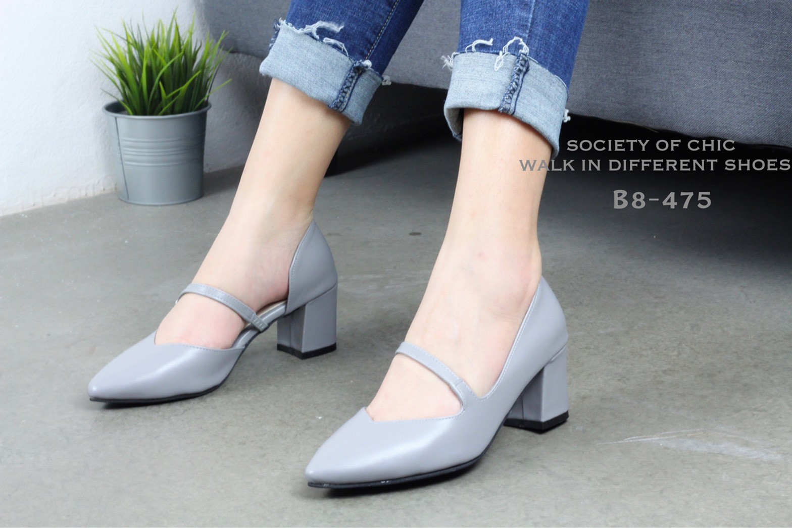 รองเท้าคัทชูส้นเตี้ยแต่งสายคาด (สีเขียว)