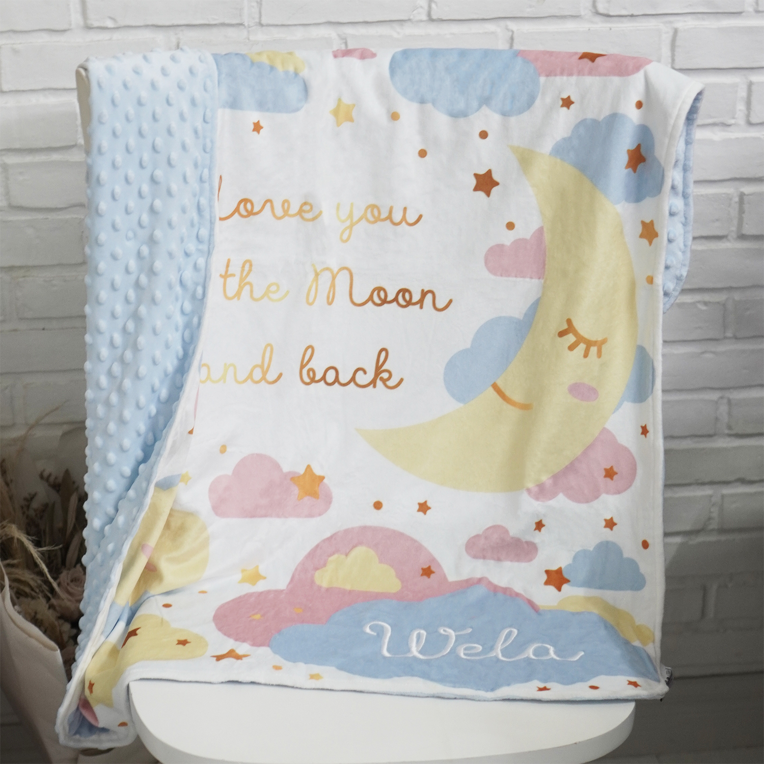 ผ้าห่ม Minky ลาย Moon 75x100cm แบบปักชื่อ ด้านหลังสีฟ้า